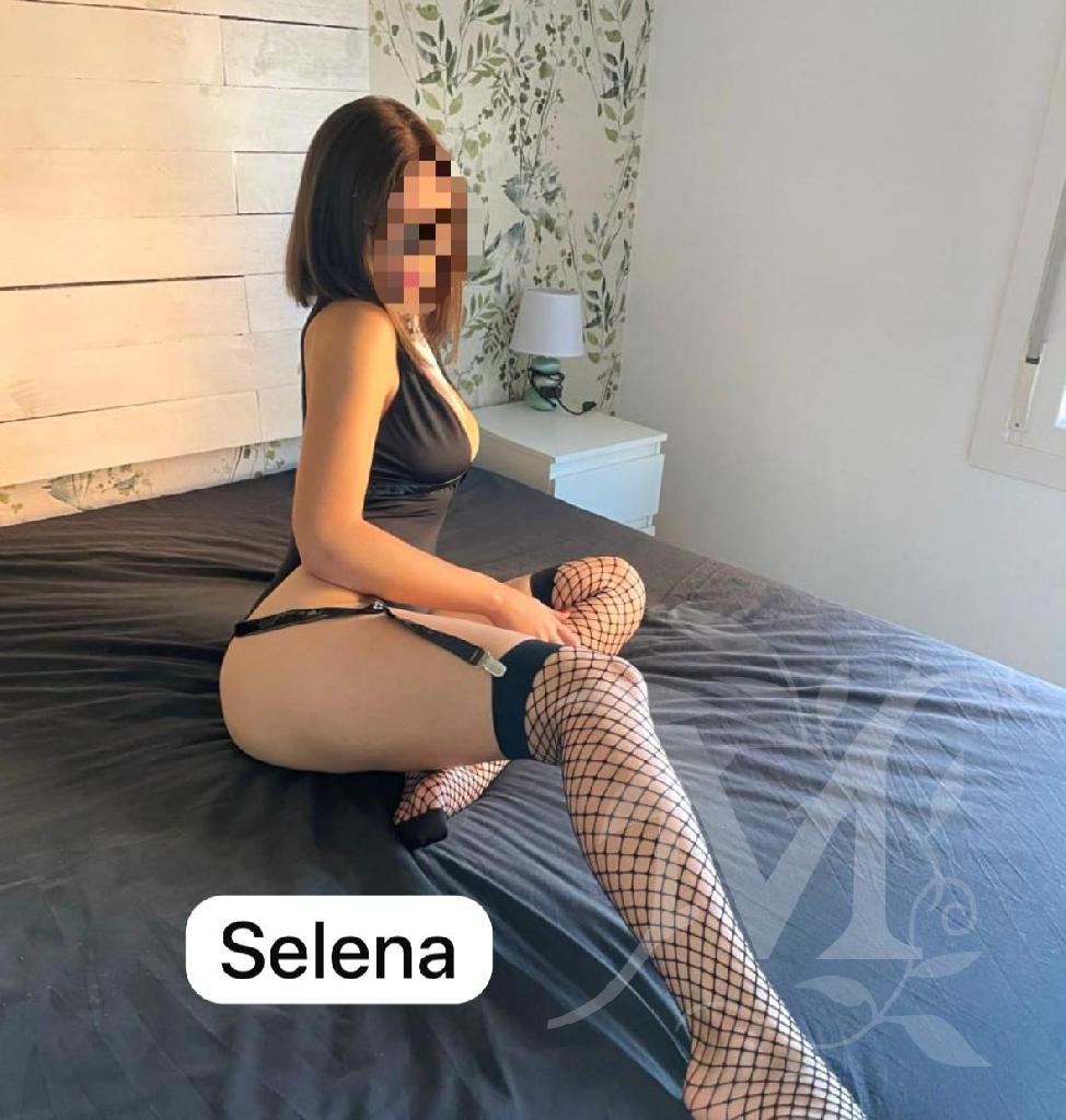 Selena 10