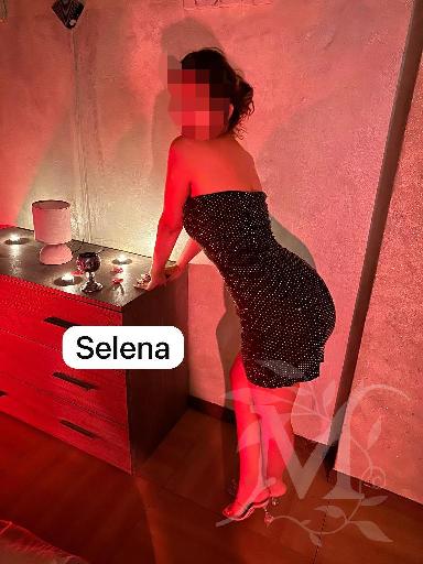 Selena 11